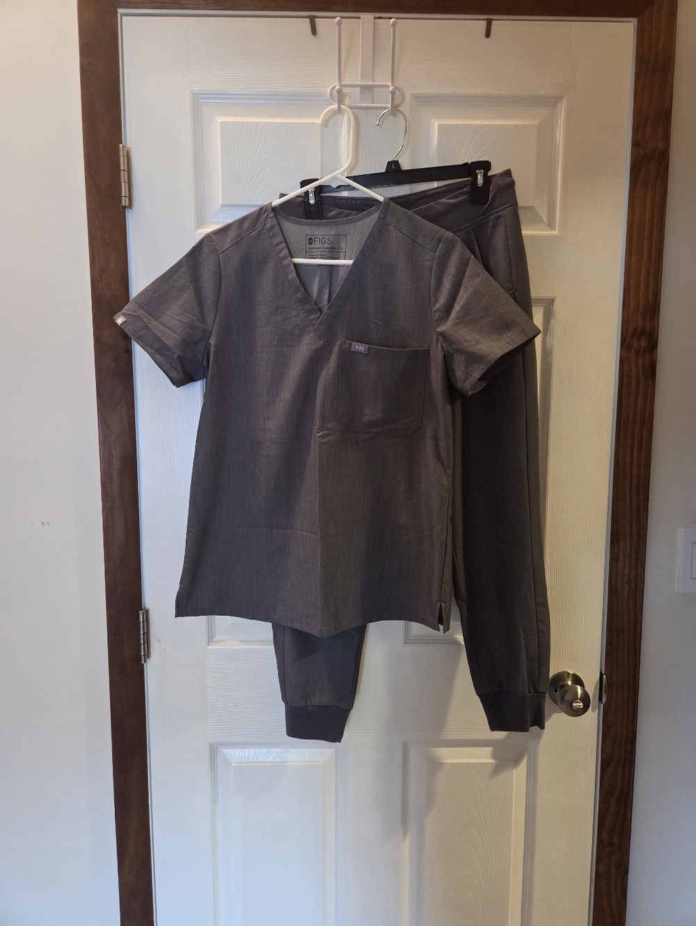 Figs Gray Jogger Scrub Set Small
